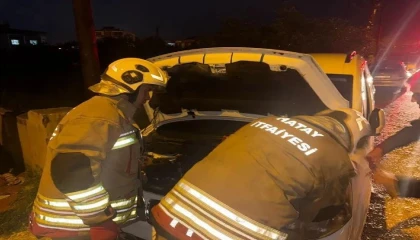 Defnede aracın motorunda yangın çıktı