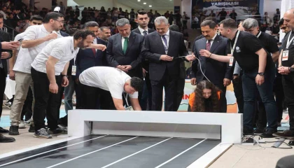 Depremin izlerinin silindiği Hatayda 4 bin 67 öğretmen ve öğrenci robot yarışmasında yarışacak