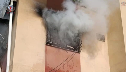 Dörtyolda apartman dairesi alevlere teslim oldu