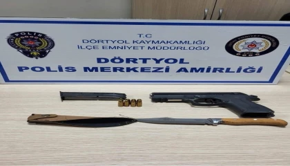 Dörtyolda üzerinden silah ve bıçak çıkan şahıs tutuklandı