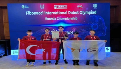 Fibonacci Uluslararası Robot Olimpiyatlarında ilk 3e girmek için mücadele ettiler