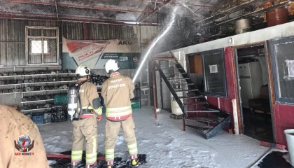 Hatay’da araç tamir atölyesi yandı