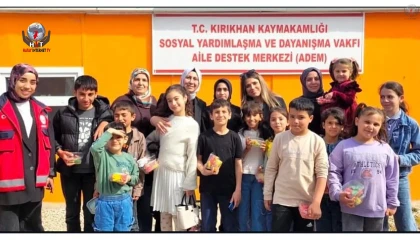 HATAY’DA MİNİK ELLER KURABİYE YAPTI