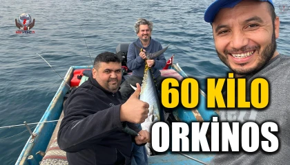 Hobi olarak olta balıkçılığı yapan öğretmen 60 kiloluk orkinos yakaladı