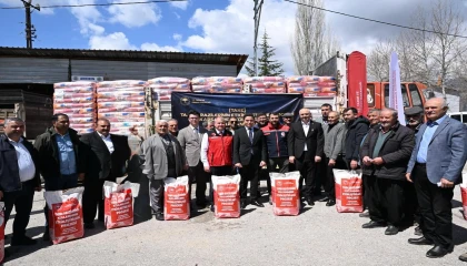 Kahramanmaraşta 320 üreticiye 6 bin kilogram ayçiçeği tohumu dağıtıldı