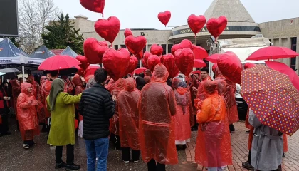 Kahramanmaraşta kalp balonlarıyla otizme dikkat çekildi