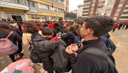 Kahramanmaraşta öğrenciler, saldırıda hayatını kaybedenler için dua etti