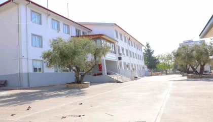 Katliamın yaşandığı Ayser Çalık Ortaokulu 23 Nisanda sessiz