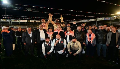 Kepezde 12 yıl sonra er meydanı kuruldu: 984 pehlivan kıyasıya mücadele etti