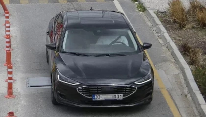 KHK ile ihraç olan şahsa belediye araç vermiş: Otomobil aile aracı gibi olmuş