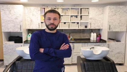 Kuaförde 26 bin liralık saç bakımı yaptırdı, 2 dakikaya geliyorum diyerek çıktığı salona bir daha dönmedi