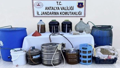 Kumlucada 800 litre kaçak alkol ele geçirildi