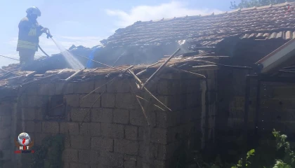 Kumluda müstakil ev yangını