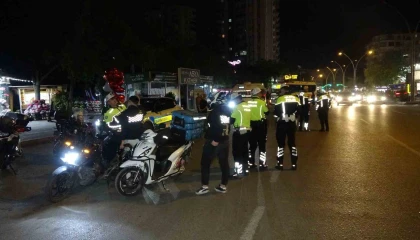 Kural tanımaz motosiklet sürücülerine 498 bin TL ceza