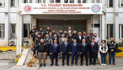 Mersin Limanında 19 kilo kokain ele geçirildi, vali ekibi tebrik etti