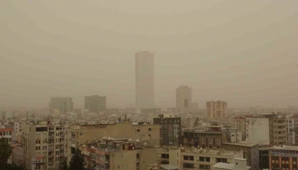 Mersin ve ilçelerinde toz taşınımı etkili oldu