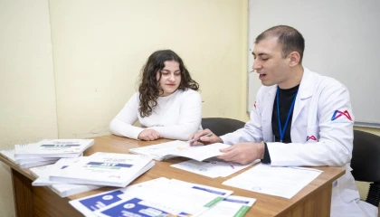 Mersinde görme engelli öğrenciye ücretsiz eğitim desteği