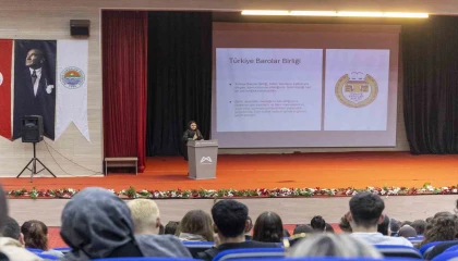 Mersinde üniversite adaylarına meslek tanıtım semineri