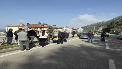 Motosikletin kontrolünü kaybeden sürücü ağır yaralandı