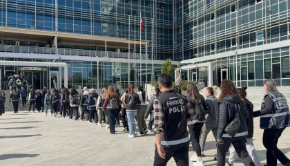 Narkotik polisinden Conolara operasyon: 55 gözaltı