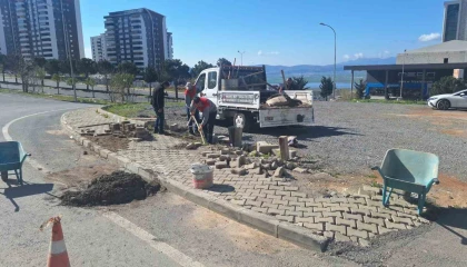 Onikişubat Belediyesinden 9 farklı mahallede eş zamanlı kaldırım ve yol çalışması