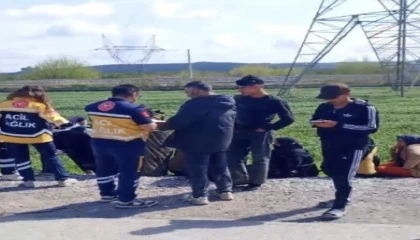 Osmaniyede işçi servisi ile minibüs çarpıştı: 3 yaralı