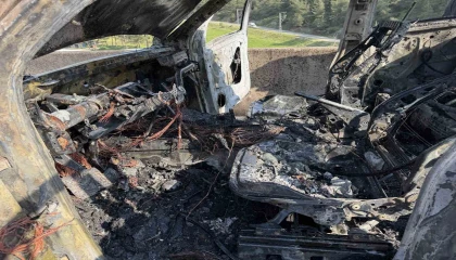 Osmaniyede pikap alev alev yandı, sürücü son anda kurtuldu