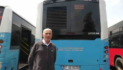 Otobüs şoföründen patenci çocuklara LEDli uyarı: Patenci kardeş tutma arkadan, anneni babanı ağlatma arkandan