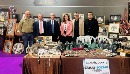 REKTÖR EREN MOBİLYA FUARINI ZİYARET ETTİ