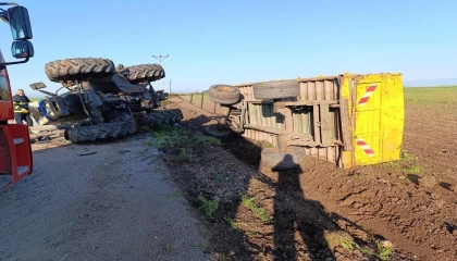 Reyhanlıda devrilen traktörün sürücüsü yaralandı
