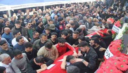 Saldırıda ölen 4 öğrenci gözyaşları içerisinde uğurlandı