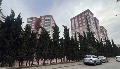 Saldırıyı gerçekleştiren öğrencinin ailesinin yaşadığı sitede sessizlik hakim