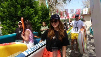 Seyhan Nehrinde Su Korteji renkli görüntülere sahne oldu