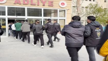 Siber dolandırıcılık operasyonunda 15 kişi tutuklandı