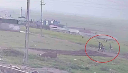 Hatay'da çocuklar boş arazide silahla ateş etti