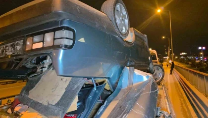 Takla atan otomobilden burunları bile kanamadan çıktılar