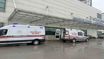 Tarsusta 3 öğrenci çiğ köfteden zehirlendi