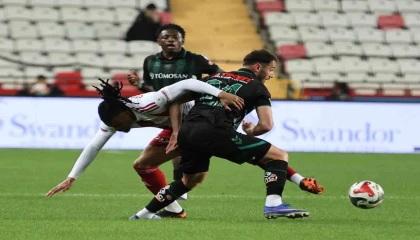 Trendyol Süper Lig: Antalyaspor: 0 - Konyaspor: 0 (İlk yarı)