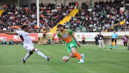 Trendyol Süper Lig: Corendon Alanyaspor: 1 - Trabzonspor: 1 (Maç sonucu)