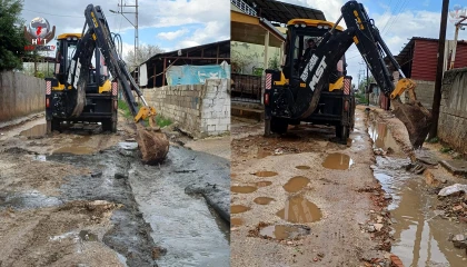 UZUNKAVAK’TA YAĞMUR SUYUYLA MÜCADELE SÜRÜYOR