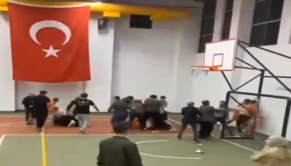 Voleybol turnuvasında 6 öğretmen darp edildi