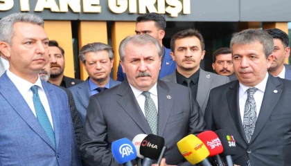 Yaralı öğrencileri ziyaret eden BBP lideri Desticiden aile vurgusu