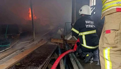 Yayladağında müstakil evden alevler yükseldi