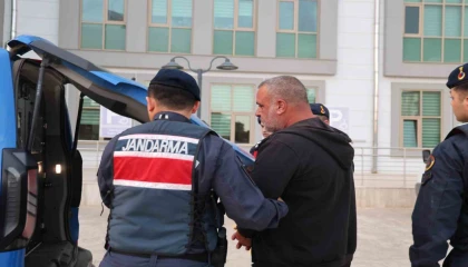 Yol kenarındaki genç kıza çarpan sürücü yakalandı