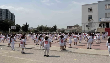 Yüzlerce öğrenciden Arda Gülere 10 numara davet