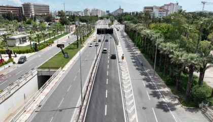 Yüzüncü Yıl Bulvarında asfaltlama çalışması tamamlandı