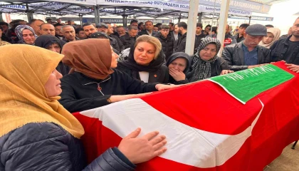 11 yaşındaki Alminanın son yolculuğunda annenin ağıtları yürek yaktı