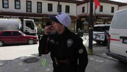 15 yıldır evinde polis üniformasıyla gezen Mertin polis olma hayali gerçek oldu