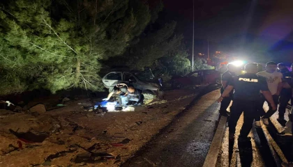 Adanada feci kaza: Karı koca öldü, 4 yaşındaki çocukları yaralandı