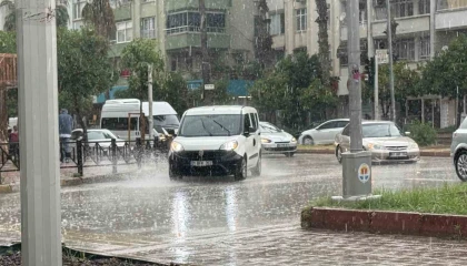 Adanada Mayıs ortasında şiddetli yağış etkili oldu